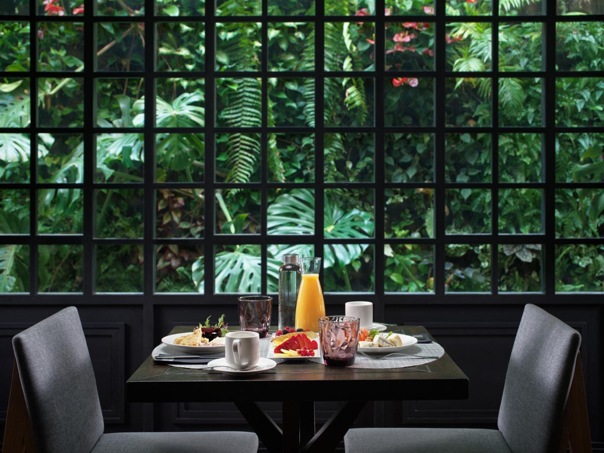 H10 Universitat (adults Only) Hotel