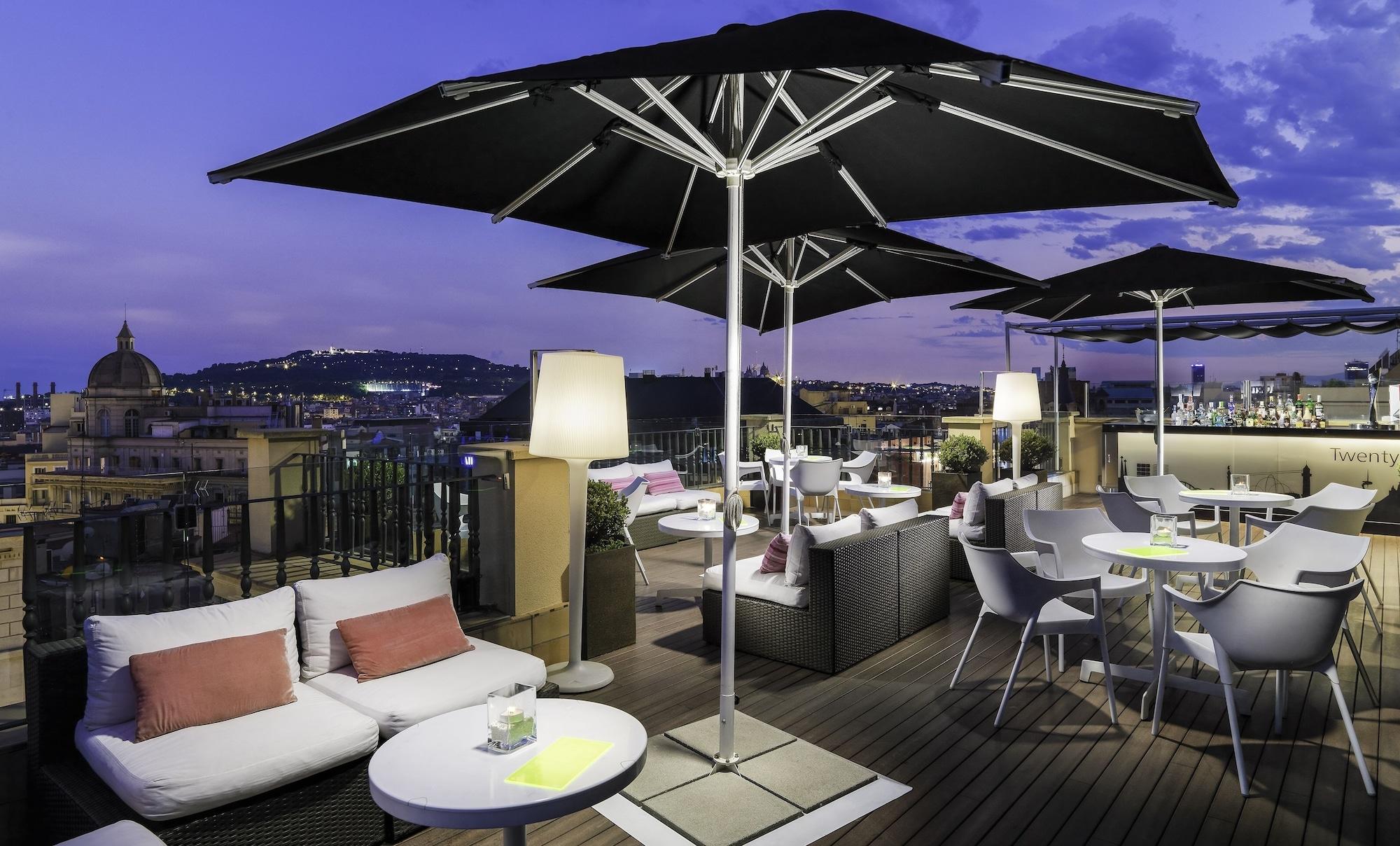 Hotel H10 Universitat (adults Only)