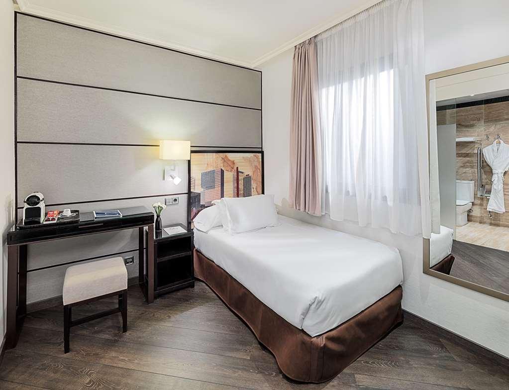 H10 Universitat (adults Only) 4*
