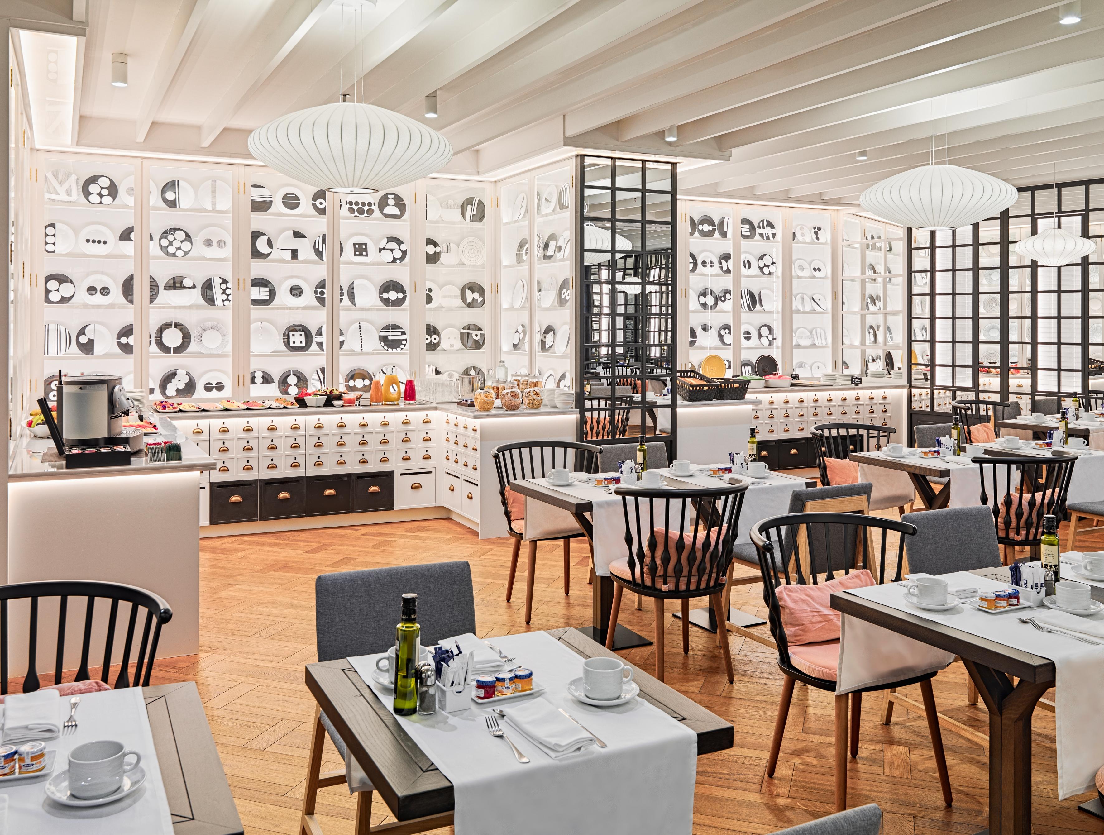 H10 Universitat (adults Only)