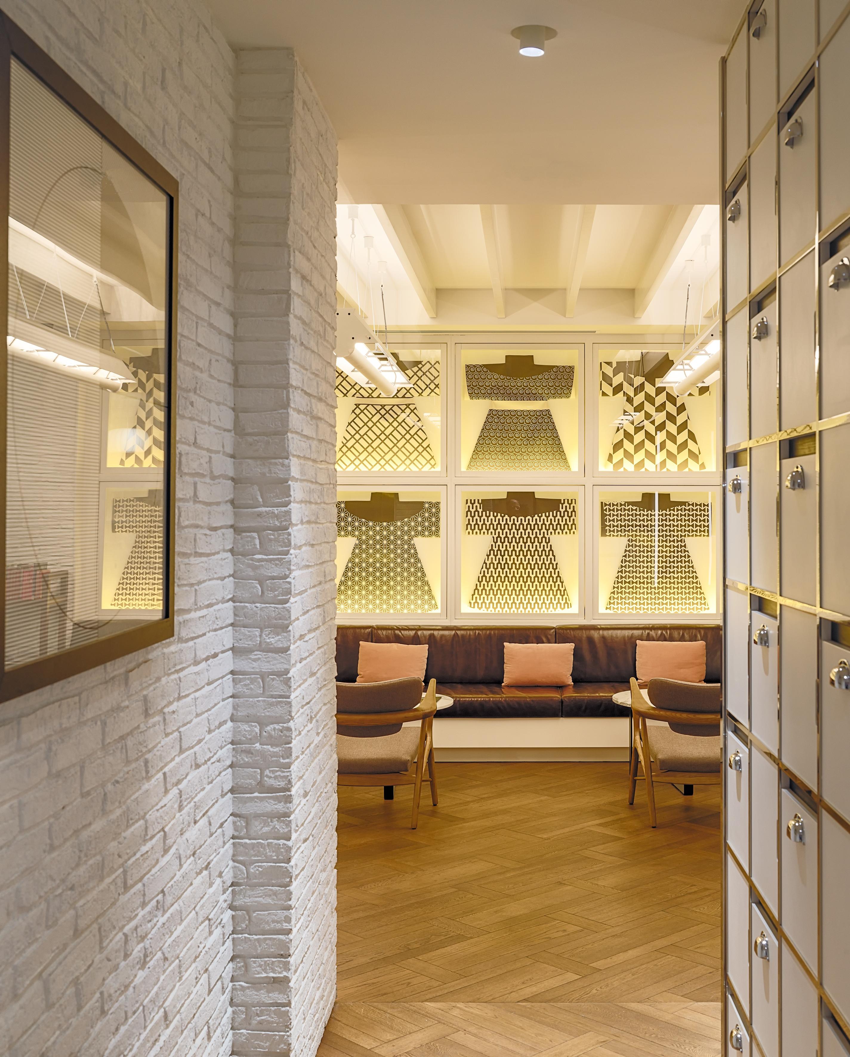 Hotel H10 Universitat (adults Only) 4*
