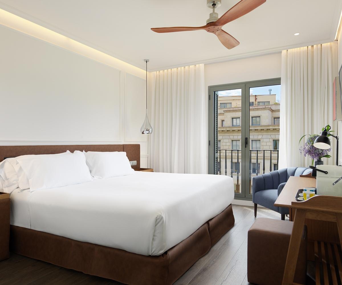 H10 Universitat (adults Only)