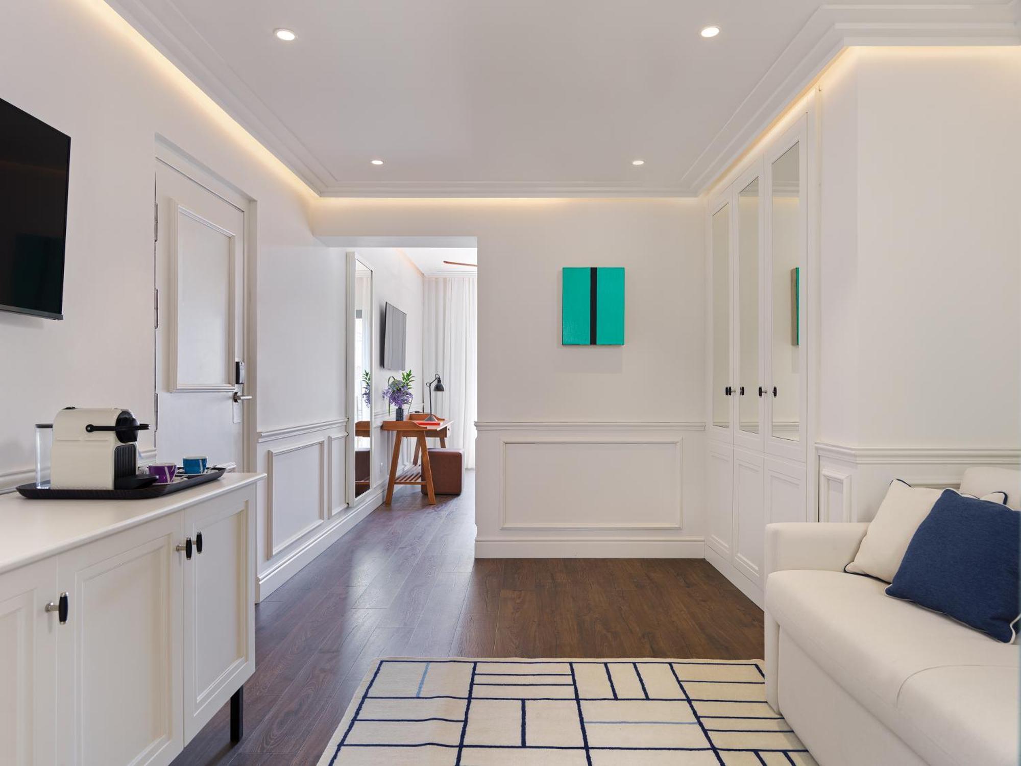 Hotel H10 Universitat (adults Only) 4*